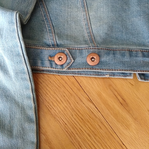 Cropped jean Jacket - Picture 7 of 8